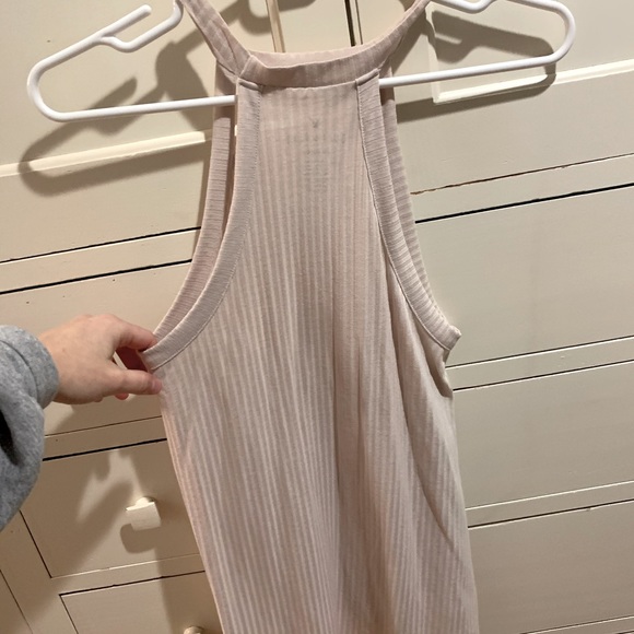 Soft and sexy v-neck halter - Picture 2 of 2